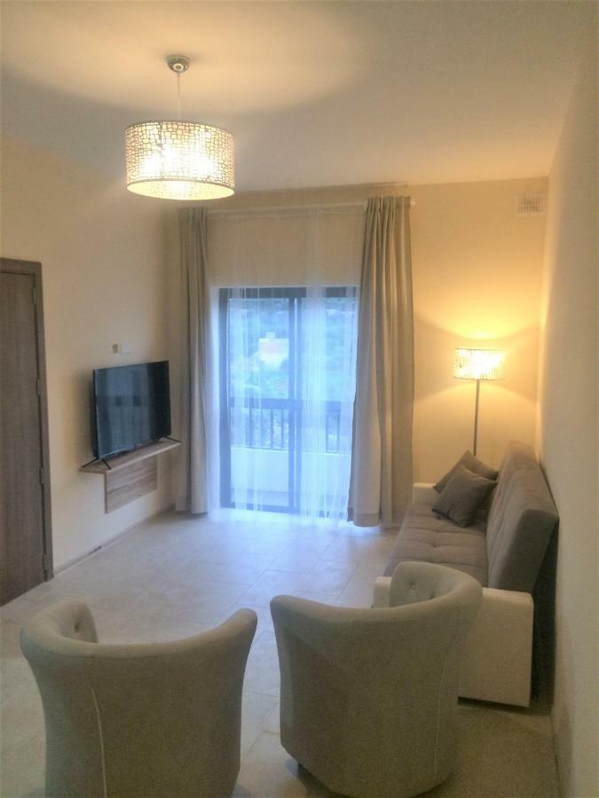 Higlander Apartments Mellieħa Екстериор снимка